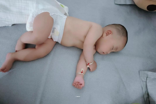 孝感几个月宝宝会抬头